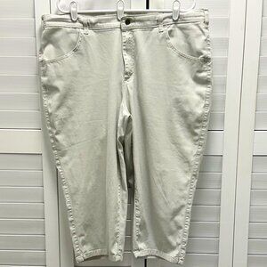 Riders Light Khaki Capris Size 22W